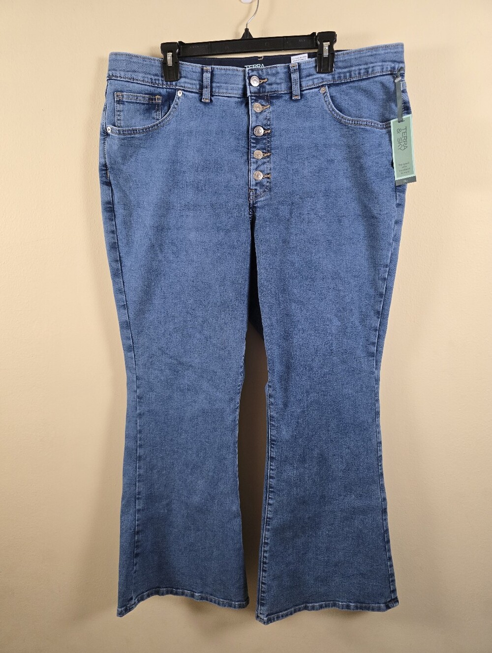 Terra & Sky Women's Plus Size Button Fly Core Flare Jeans Lucy Wash 31" Inseam